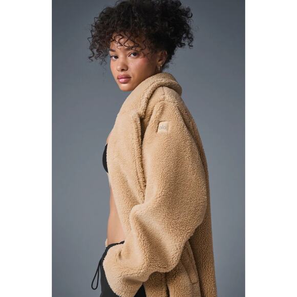 Alo Oversized Sherpa Trench Size Large In Color Camel - Picture 4 of 6